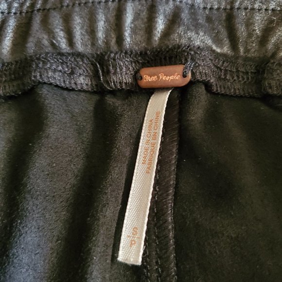 Free People Midnight NWT Vegan Faux Suede Black Leggings Size Small - Picture 12 of 16